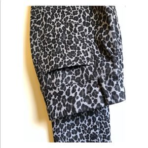 NoBo gray leopard jeggings juniors Large NWOT